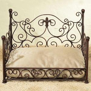 Fleur de Lis Pet Bed - Le Pet Luxe